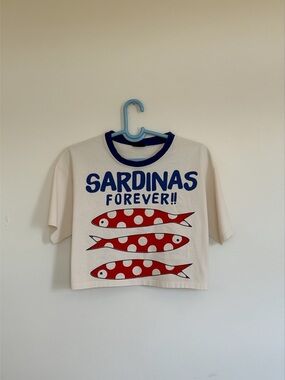 Cream 'Sardinas Forever' Graphic Crop Tee with Navy Trim